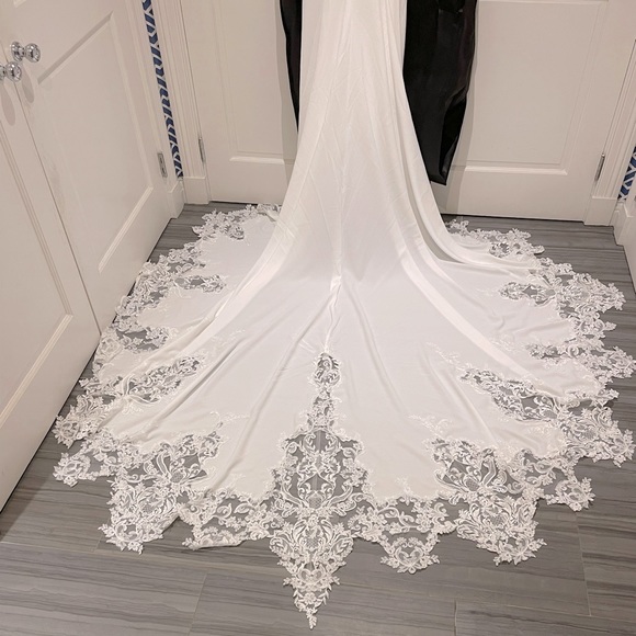 Rosa Clara Carola Wedding Gown Size 2, NWT, un-altered, never worn! - Picture 4 of 17